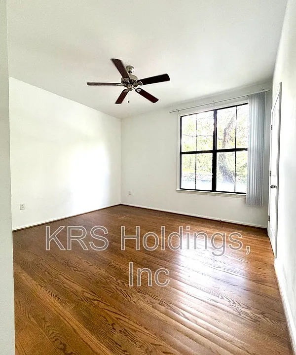 745 Walker Sq #2D