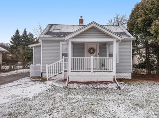 106 Lakeview St, Holly, MI