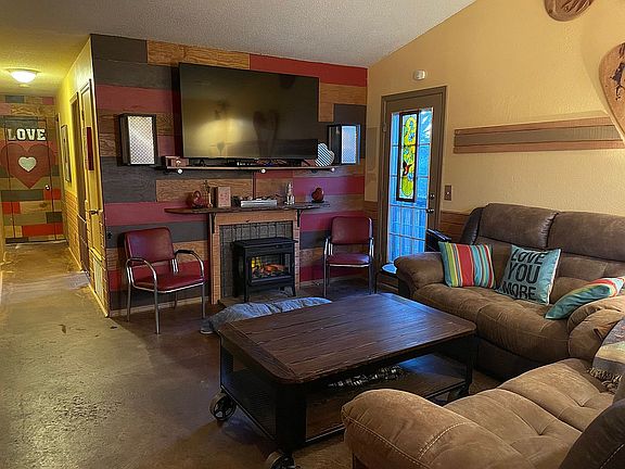 3rd image of 774 S Cherry Ln