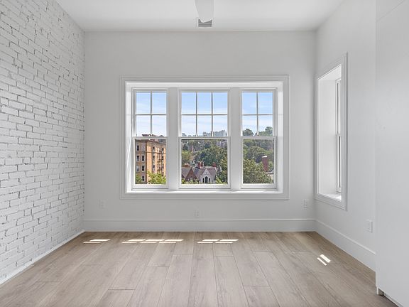 4th image of 1580 Beacon St Unit Penthouse 1