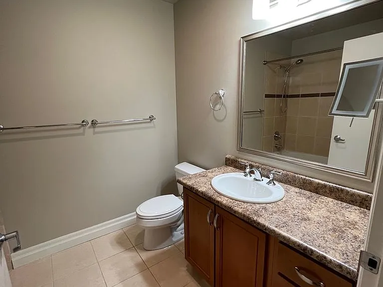 910 Harris Ave #201 — Photo 10