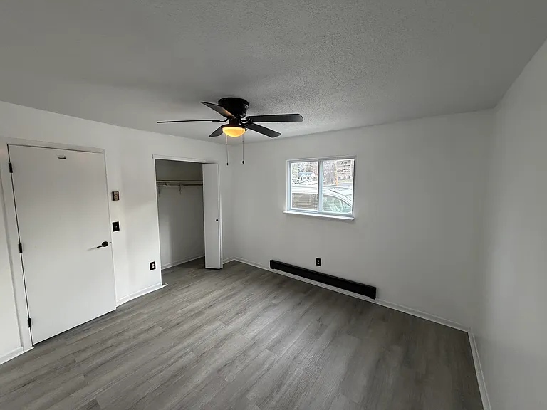 4837 W Bancroft St — Photo 28