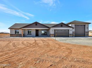 9225 E Circling Hawk Rd, Dewey, AZ 86315