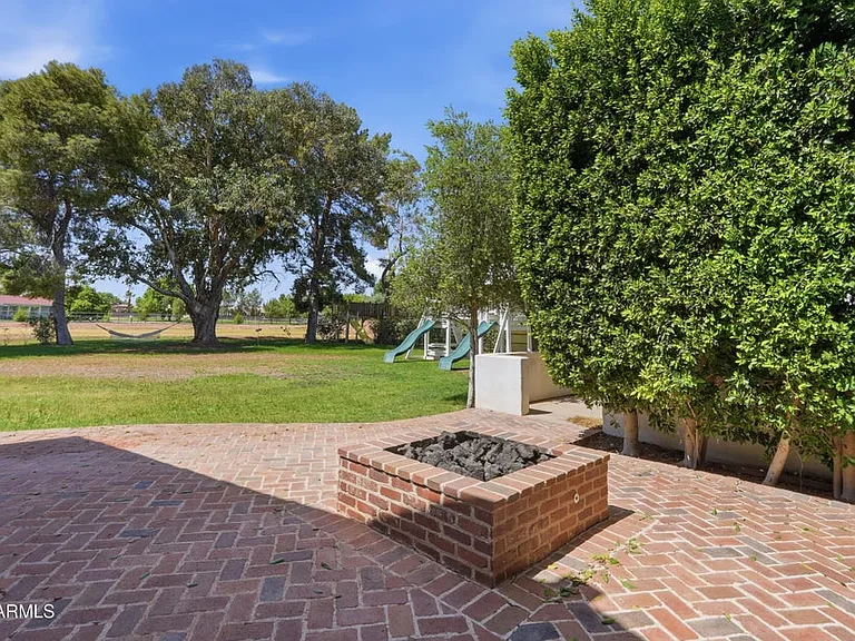 2672 E Mesquite St — Photo 64