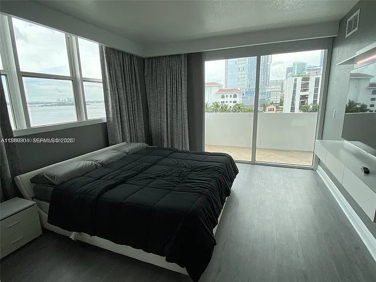 500 NE 29th St #608 — Photo 18