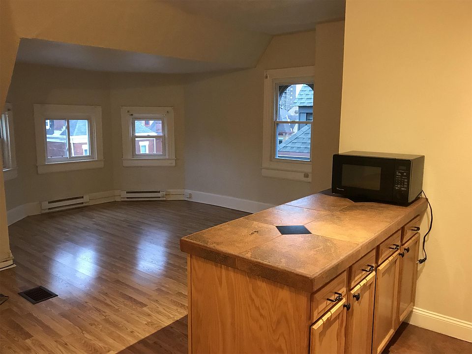 1st image of 332 Stratford Ave APT 4