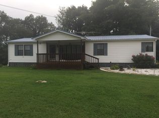 200 Vaughn Ln, Quebeck, TN 38579