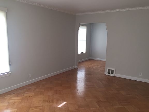 4th image of 2650 Irving St APT 3