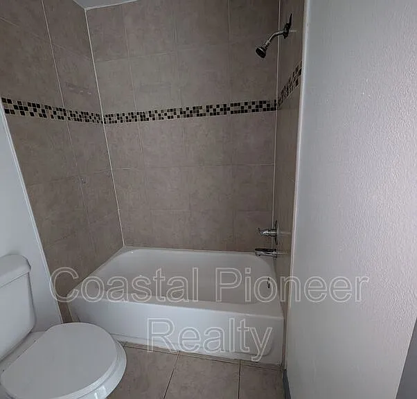 1331 Coolridge Dr — Photo 11