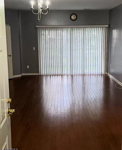 706 Brook Hollow Dr — Photo 2