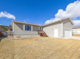 3215 Bunker Dr, Rapid City, SD 57701