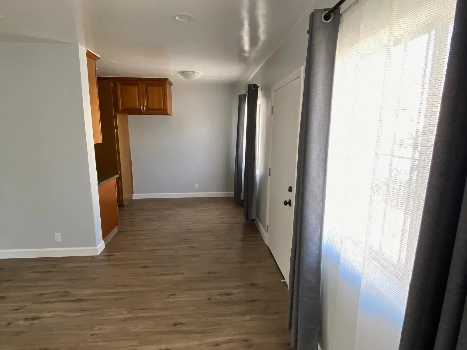 3 bed, 1000 sqft, $2,975 — Photo 4
