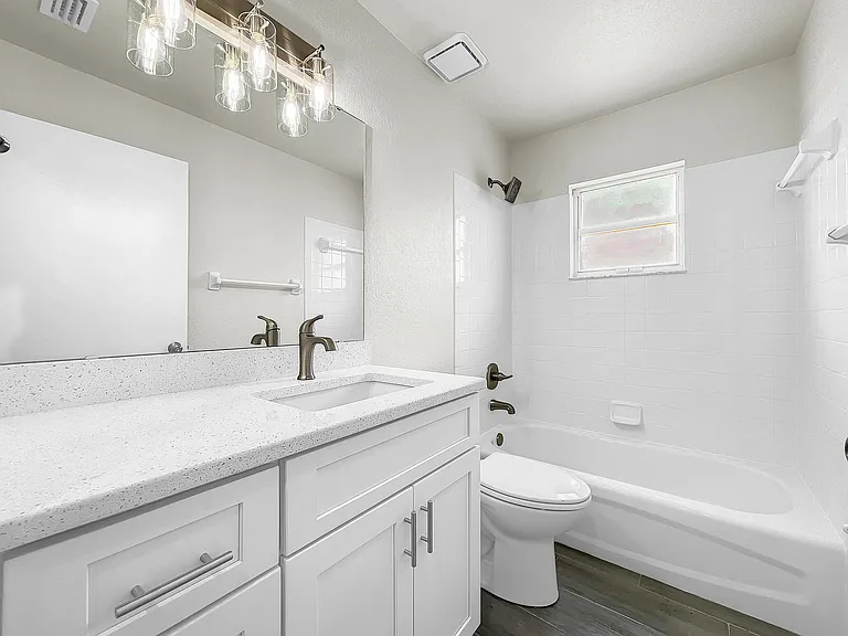685 Berkley Pointe Dr — Photo 27