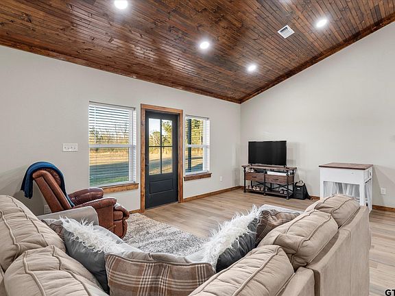 4th image of 115 County Road 4720