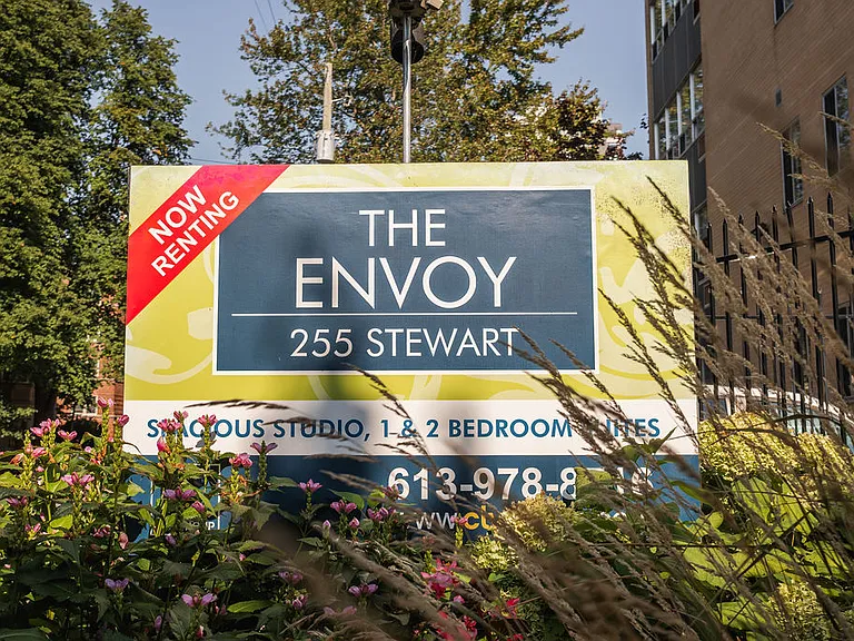 255 Stewart St — Photo 11