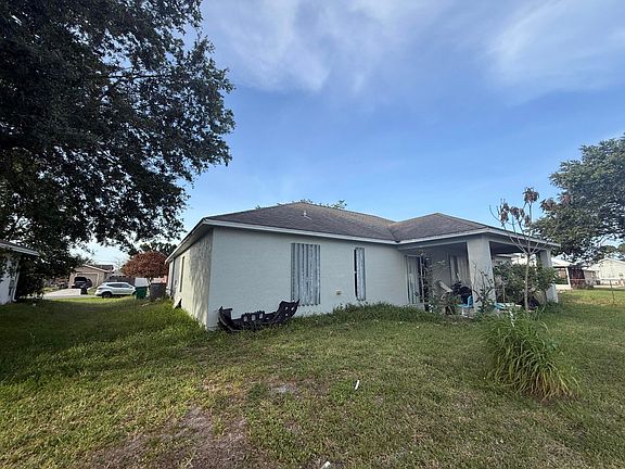 3rd image of 742 NW Bayard Avenue