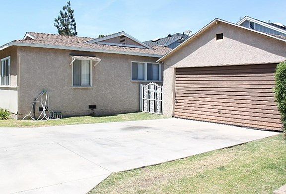 3rd image of 2202 Pacific Ave