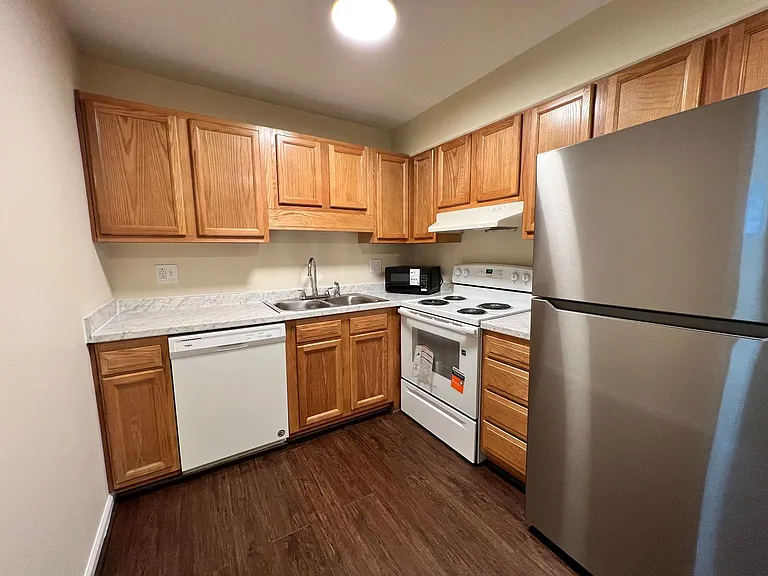 Stone Ridge Apartments- Convenient Location — Photo 26