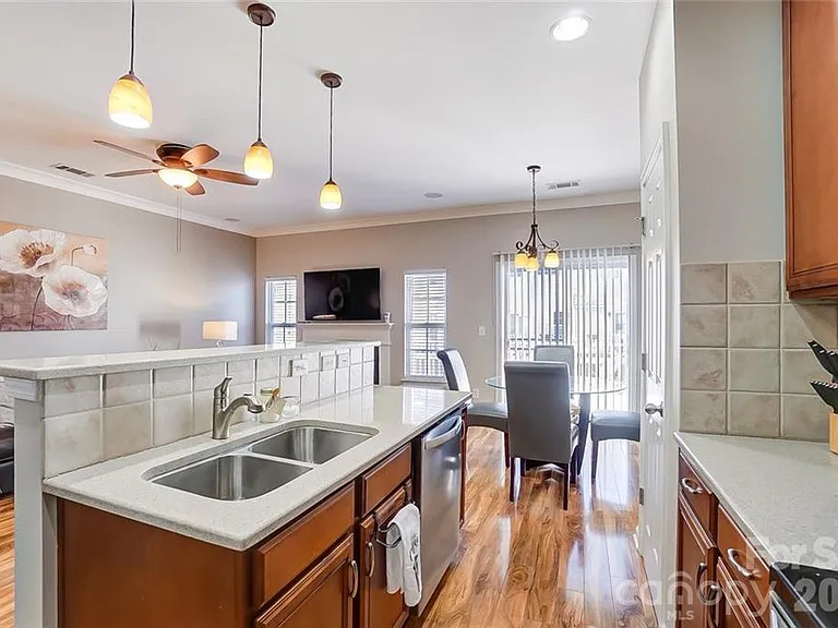 2029 Kegsworth Dr — Photo 10
