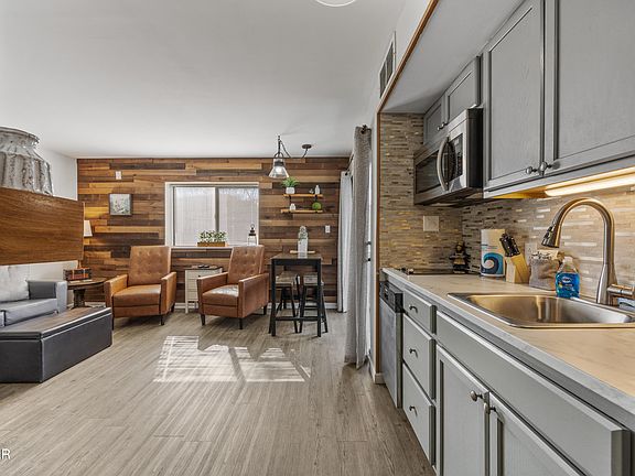 5th image of 354 E Holly Ridge Rd #204