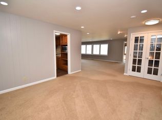 5217 N Prospect Rd, Peoria, IL 61614