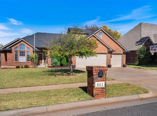 301 E Richmond Ter, Mustang, OK 73064