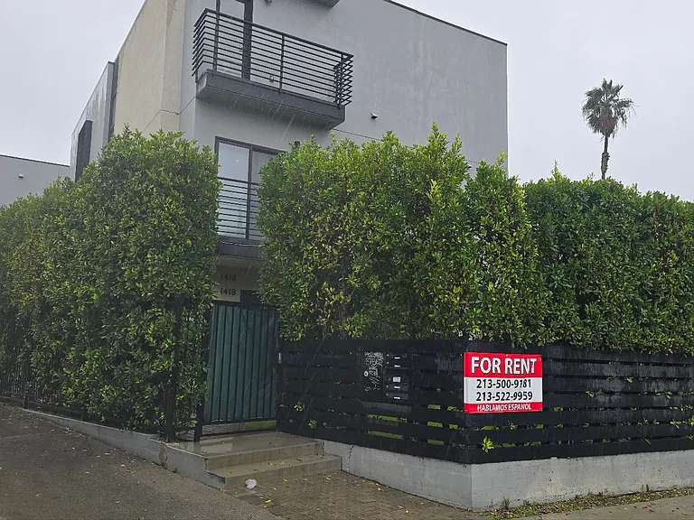 CLO(1416) — Photo 3