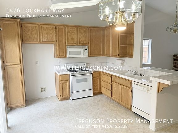 2nd image of 1426 Lockhart Way