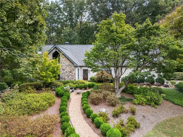 425 Overview Dr, Sandy Springs, GA 30327