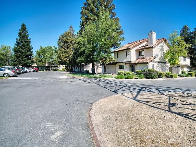 6726 Calvine Rd — Photo 37