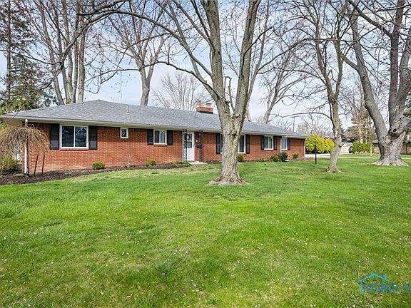 2nd image of 5965 Angleview Dr