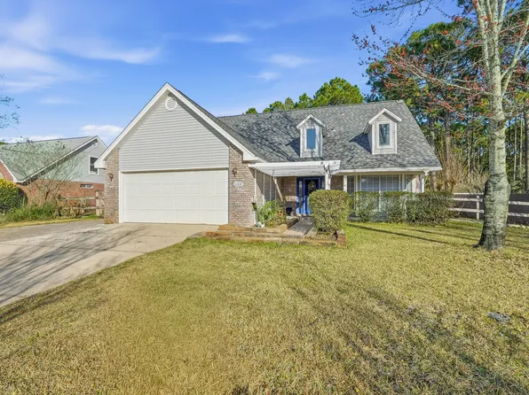 1000 Fay Dr, Mary Esther, FL 32569