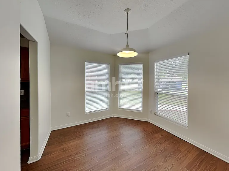 3631 Barkers Crossing Ave — Photo 7