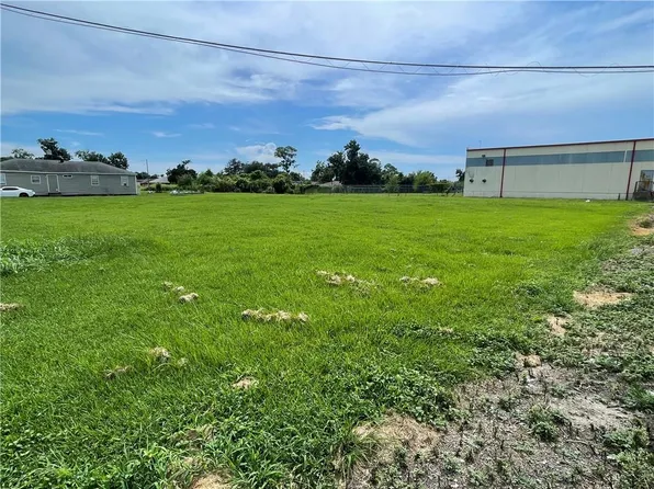 725 Hanson Pl, Kenner, LA 70062