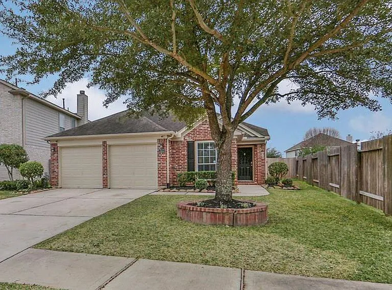 2123 Castle Gardens Ln — Photo 2