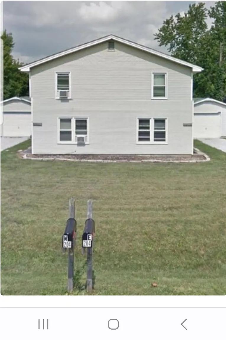 204 W Green St photo 1