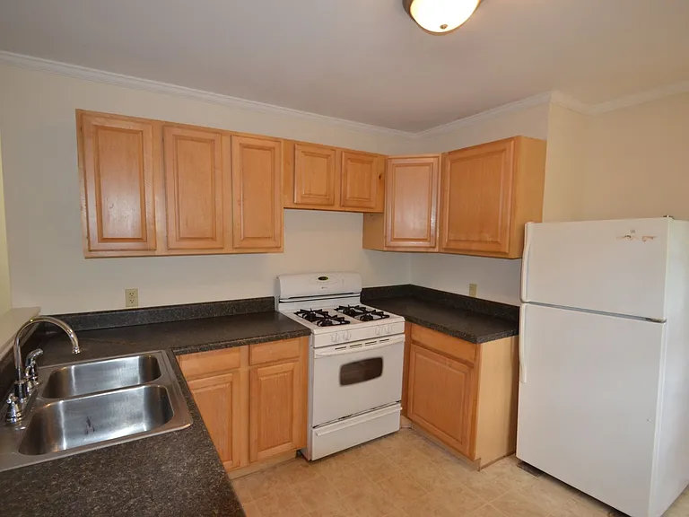 1208 Hillview Rd — Photo 3