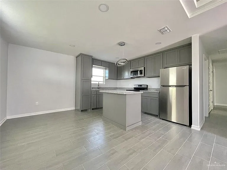 3927 Las Vistas Ln #2 — Photo 3