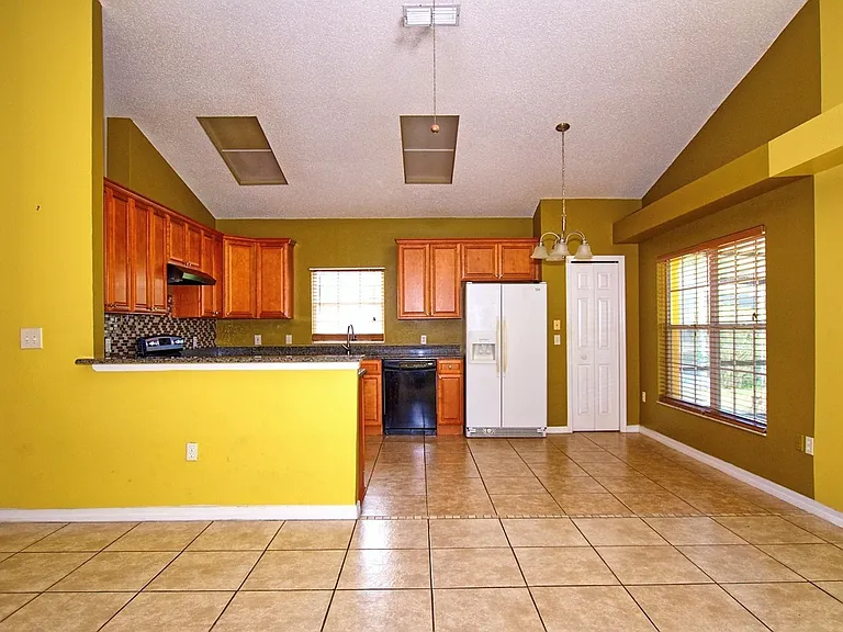 4335 Creekside Blvd — Photo 7