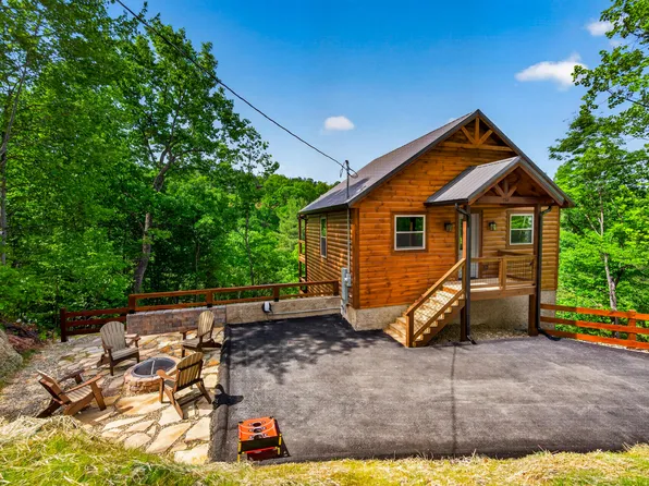 756 Ski View Ln, Sevierville, TN 37876