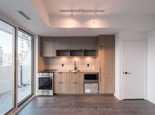 60 Tannery Rd #816, Toronto, ON M5A 0S8