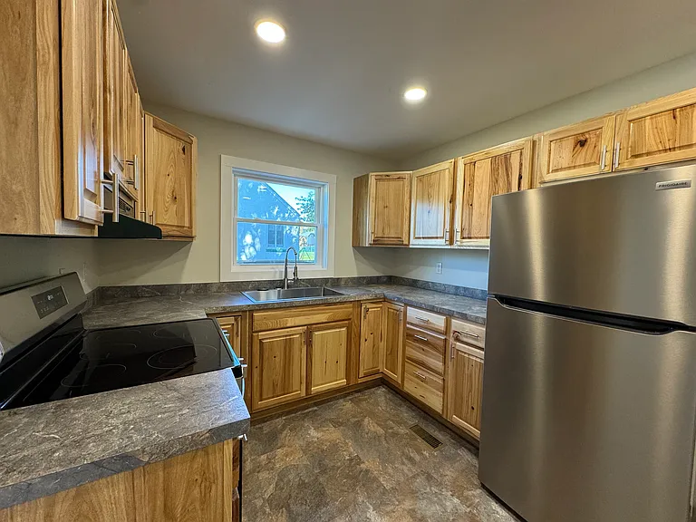 928 Meadow Dr — Photo 11