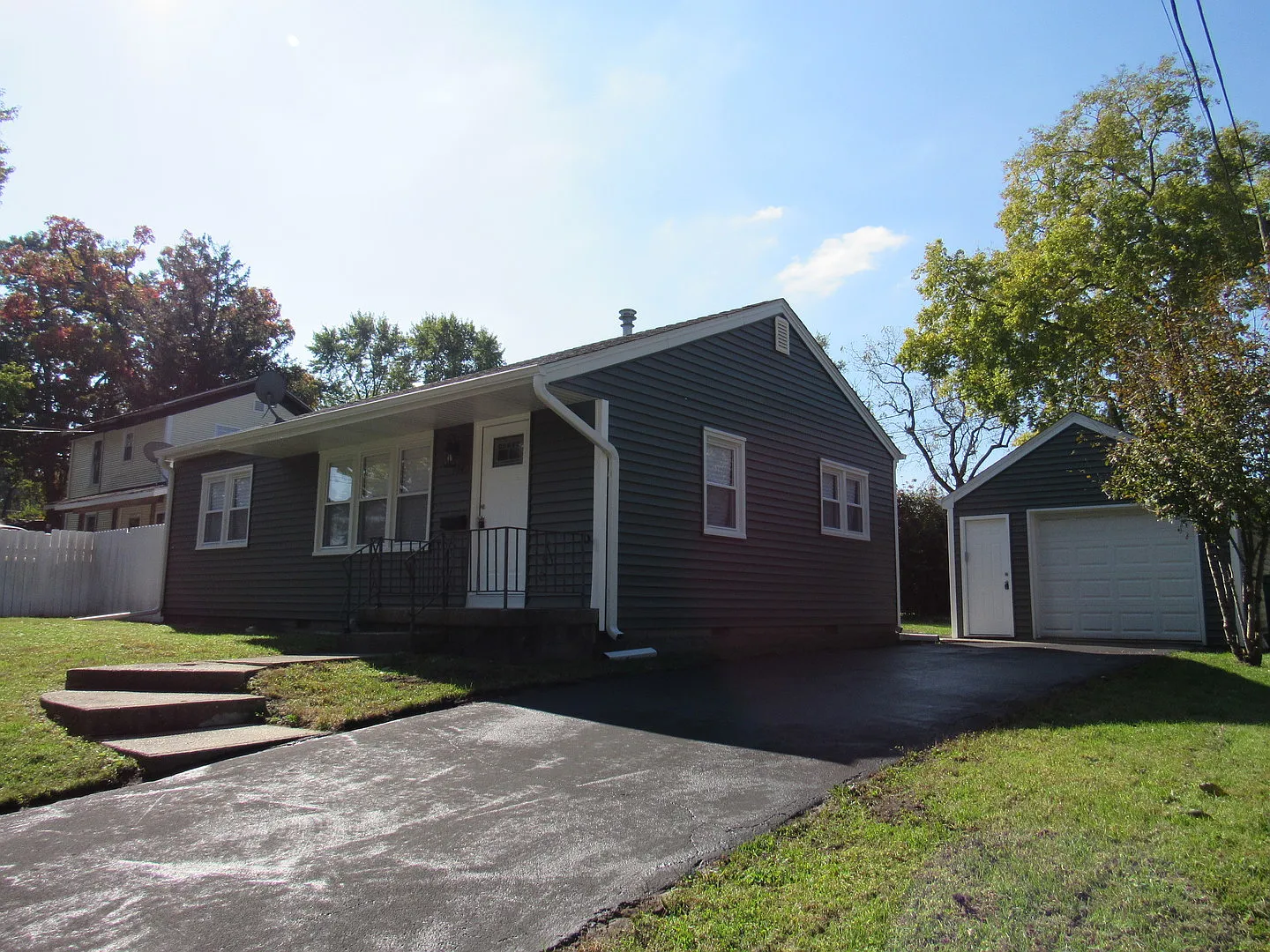 104 N McIntyre St photo 1