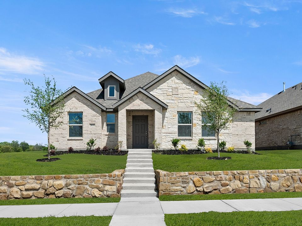 1st image of 2833 Hay Ln
