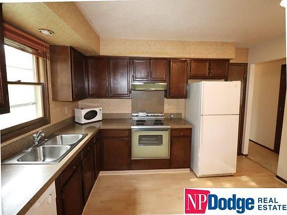 4th image of 5201 Red Rock Cir