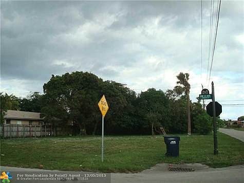 1st image of 900-904 NW 4th Ave