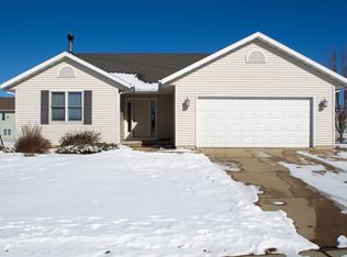 130 Meadow Ridge Ln, Madison, WI 53704