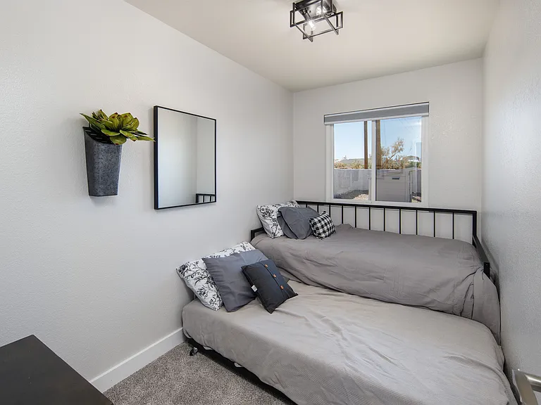 1060 Sunny Ridge Dr — Photo 20