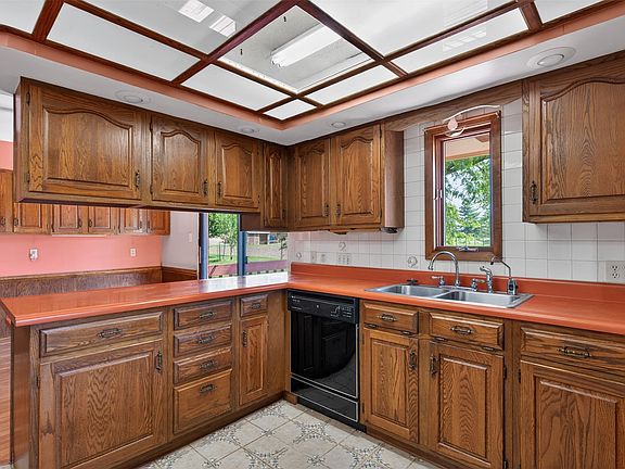 4th image of 851 SE 60th St