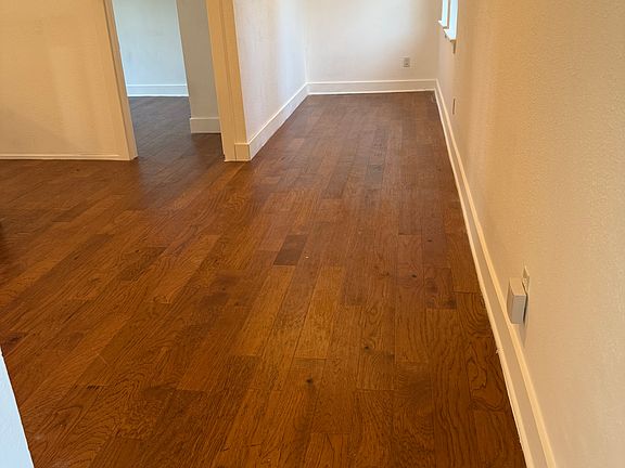 3rd image of 2319 Creekleaf Rd #1